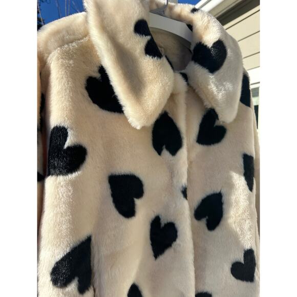Jayley Lola Love Faux Fur Cropped Jacket Heart Pattern Cream Black- Size Sm/Med - Picture 4 of 14